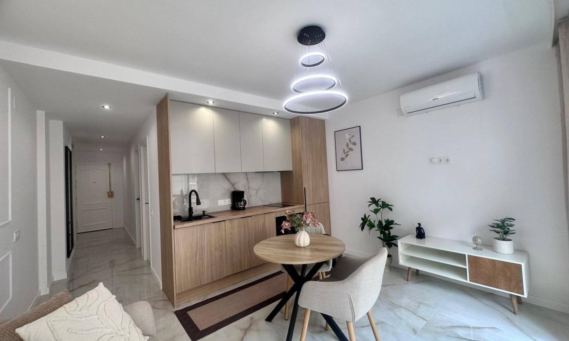 Revente - Appartement -
Torrevieja - Estacion De Autobuses