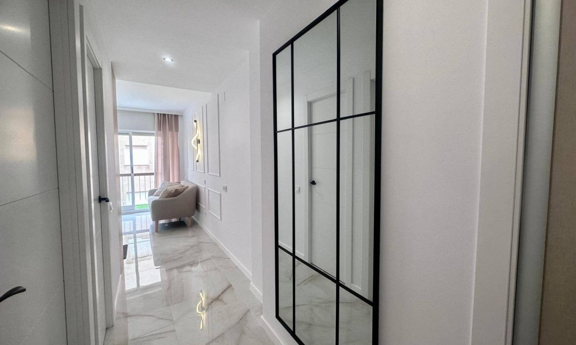 Revente - Appartement -
Torrevieja - Estacion De Autobuses