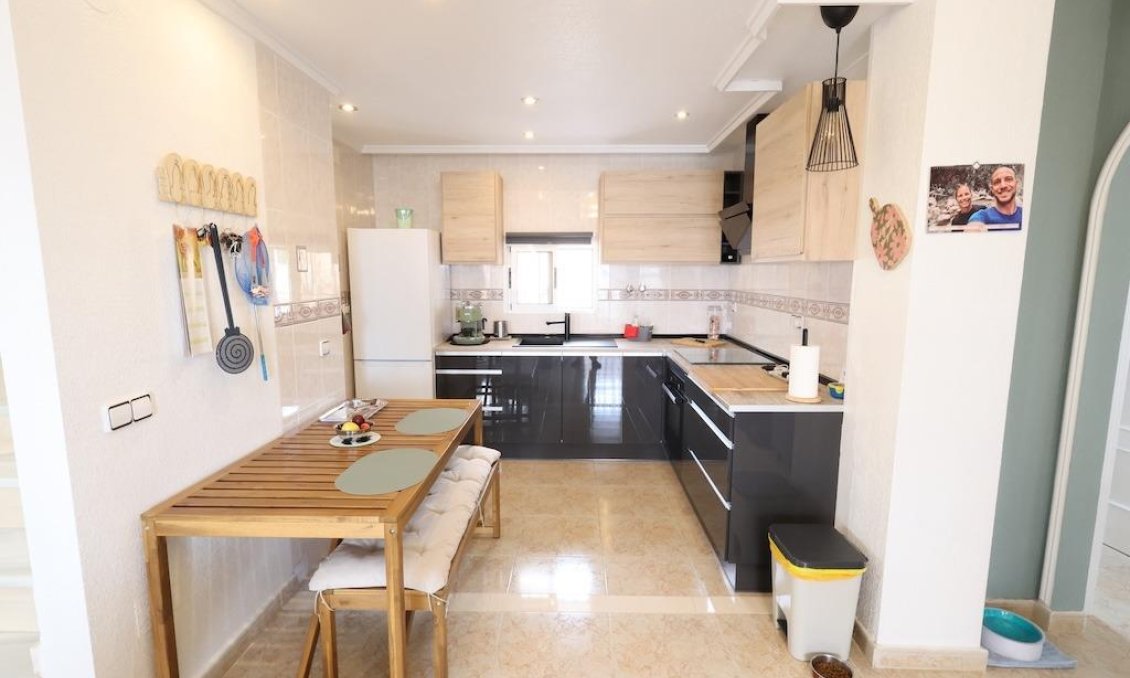 Revente - Villa -
San Miguel de Salinas - Inland