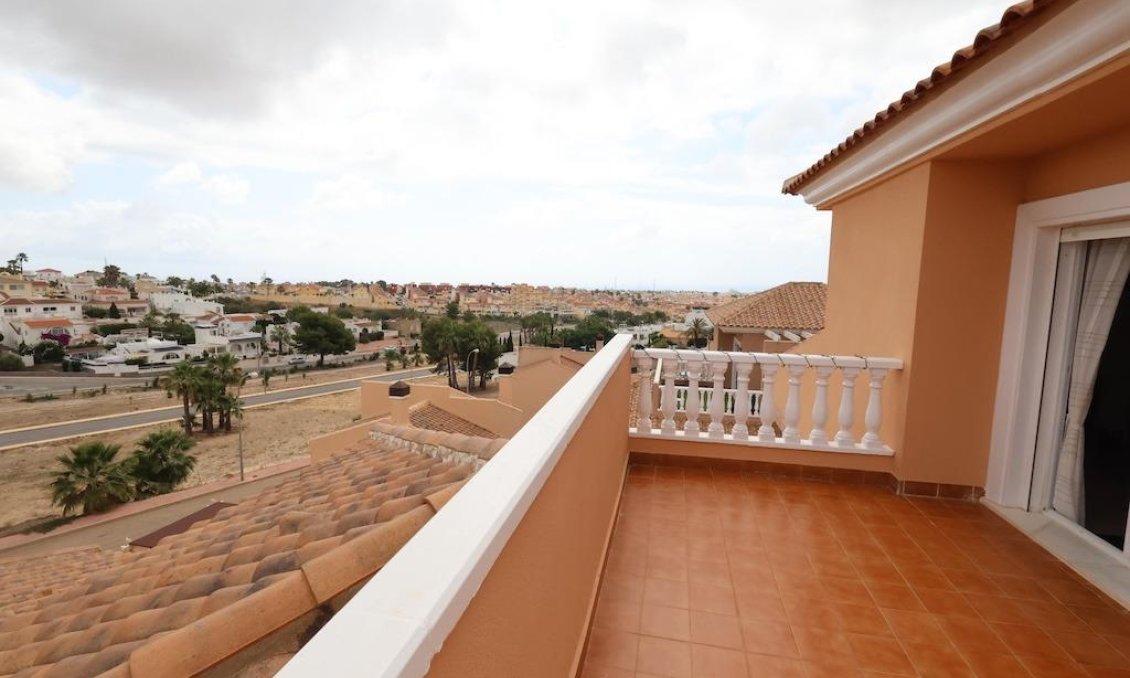 Revente - Villa -
San Miguel de Salinas - Inland