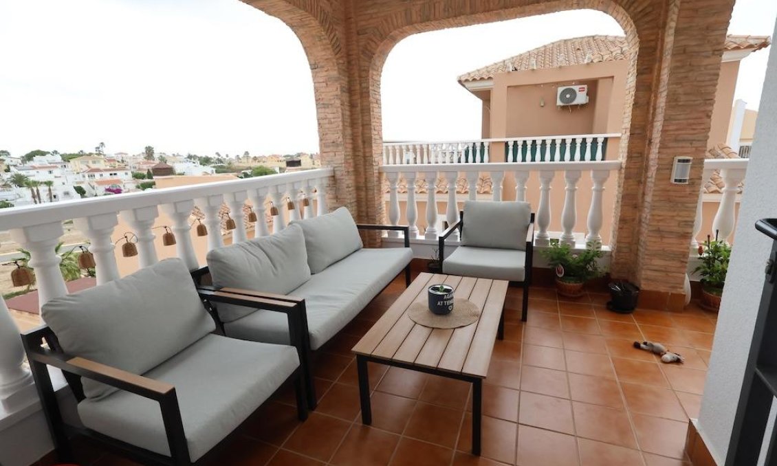 Revente - Villa -
San Miguel de Salinas - Inland