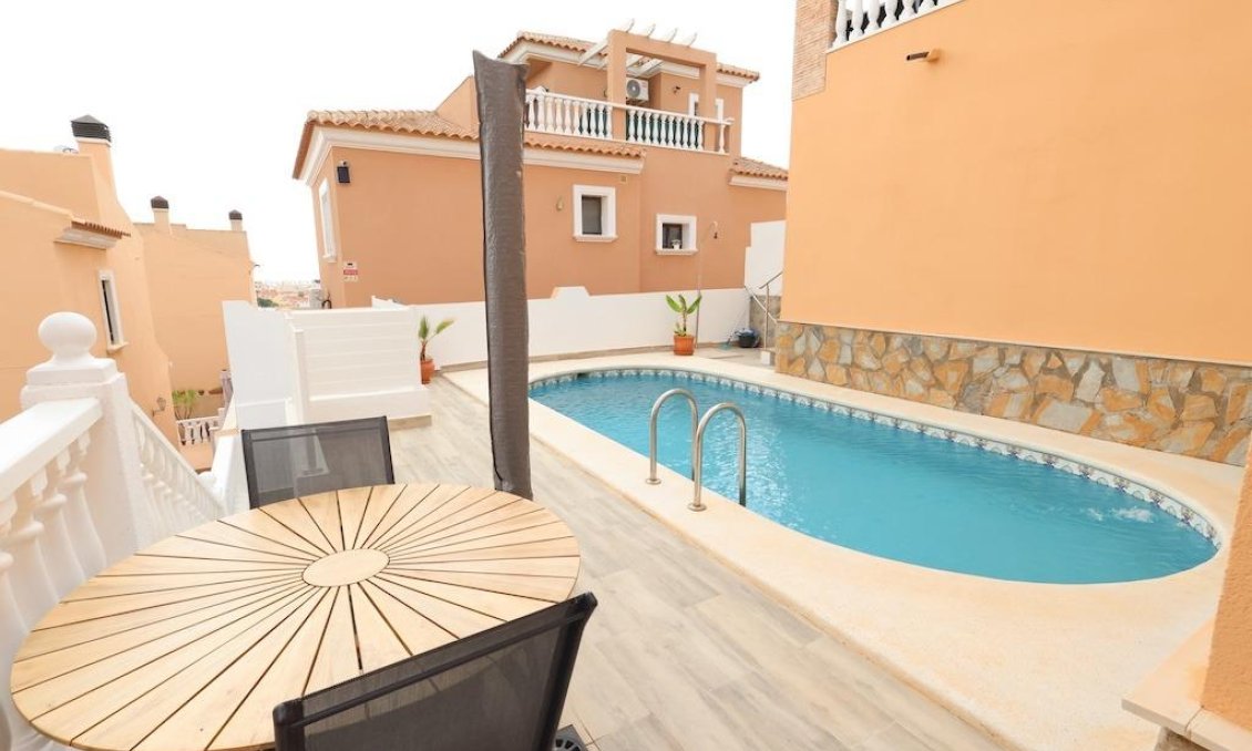 Revente - Villa -
San Miguel de Salinas - Inland