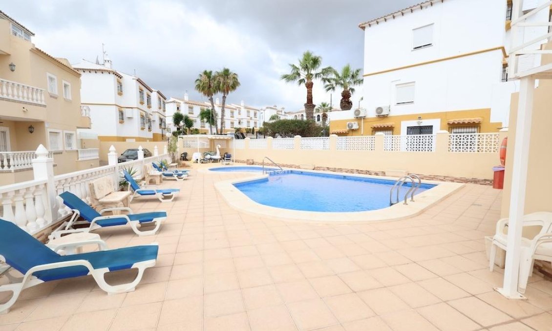 Revente - Villa -
San Miguel de Salinas - Inland