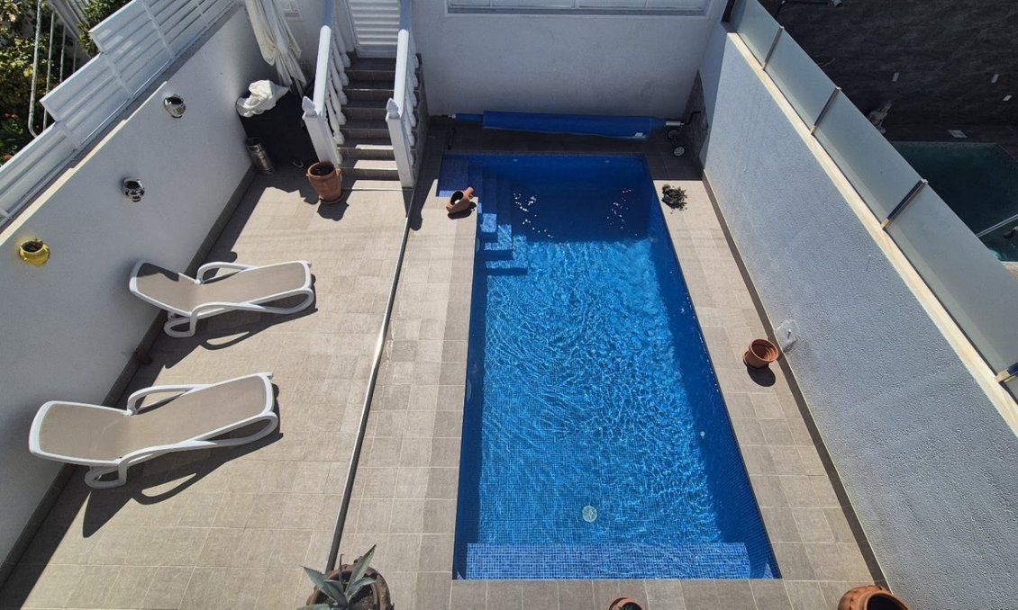 Revente - Villa / Jumelée -
Villamartin - Costa Blanca
