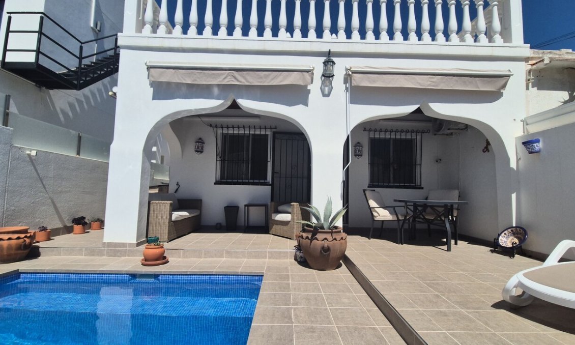 Revente - Villa / Jumelée -
Villamartin - Costa Blanca