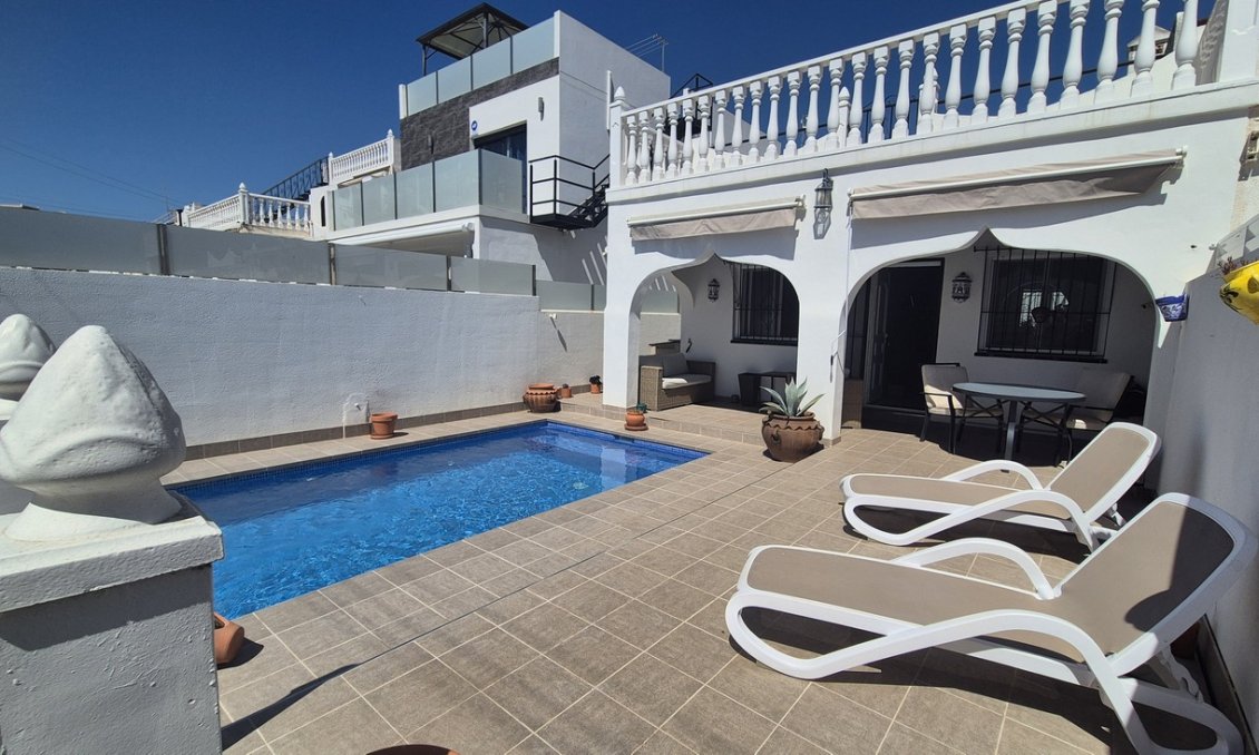 Revente - Villa / Jumelée -
Villamartin - Costa Blanca