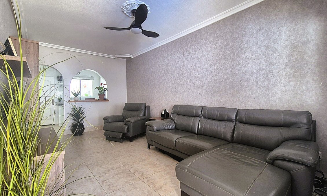 Revente - Villa / Jumelée -
Villamartin - Costa Blanca
