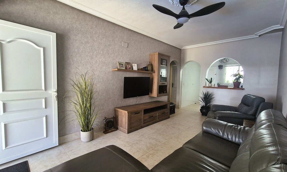 Revente - Villa / Jumelée -
Villamartin - Costa Blanca