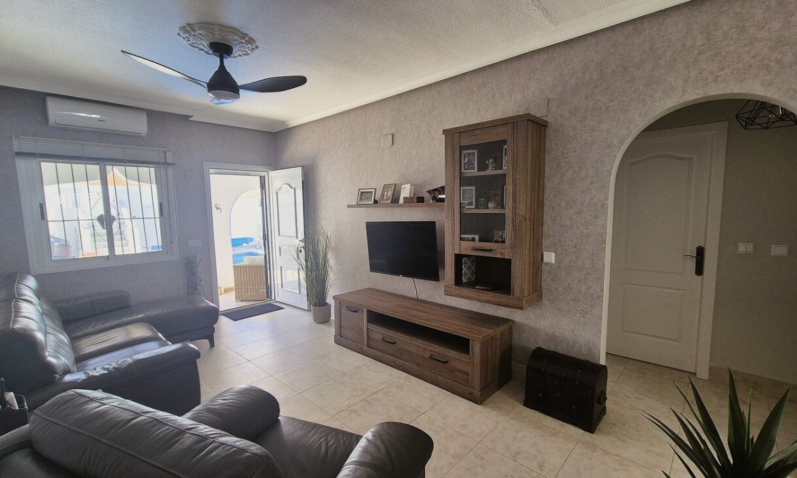 Revente - Villa / Jumelée -
Villamartin - Costa Blanca