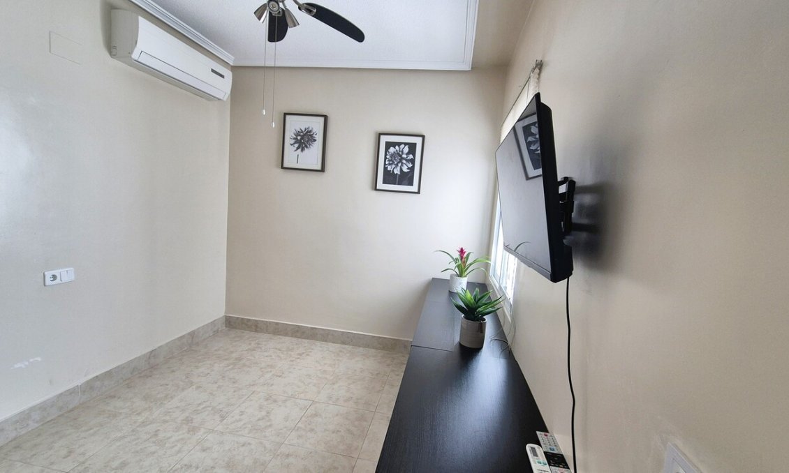 Revente - Villa / Jumelée -
Villamartin - Costa Blanca