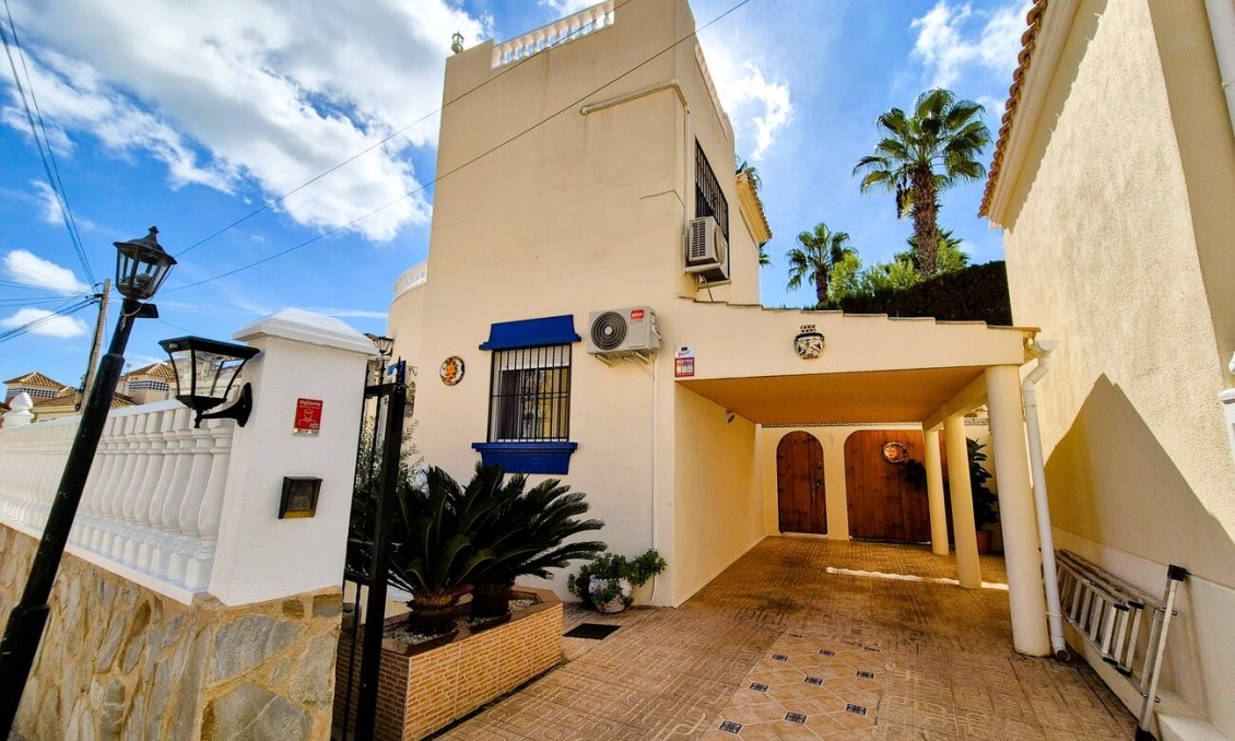 Revente - Villa -
Villamartin - Costa Blanca
