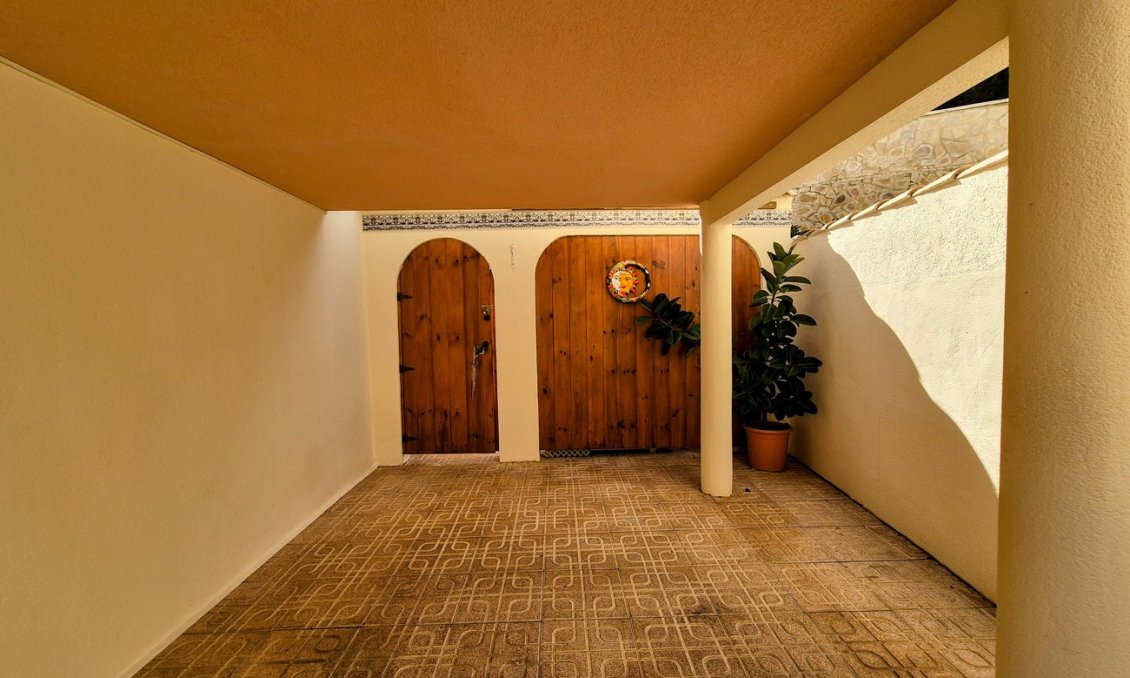 Revente - Villa -
Villamartin - Costa Blanca