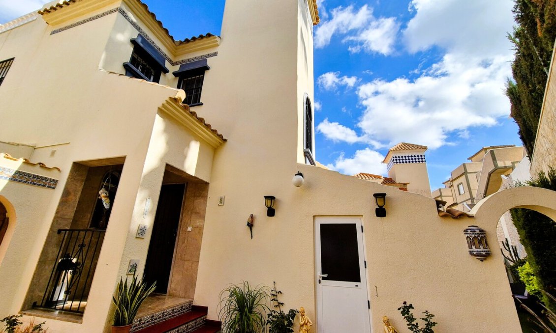Revente - Villa -
Villamartin - Costa Blanca