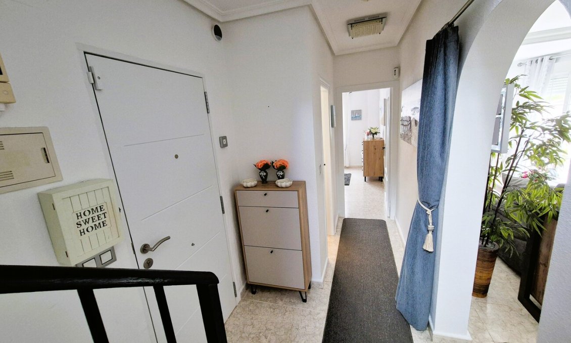 Revente - Villa -
Villamartin - Costa Blanca