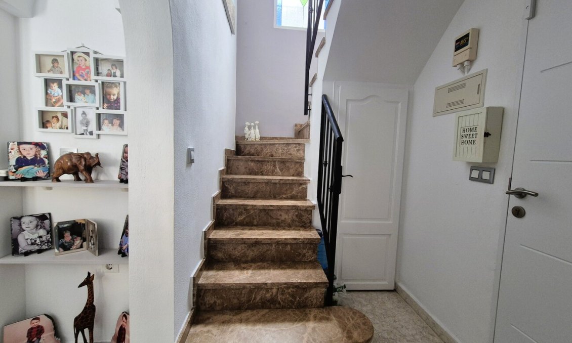 Revente - Villa -
Villamartin - Costa Blanca