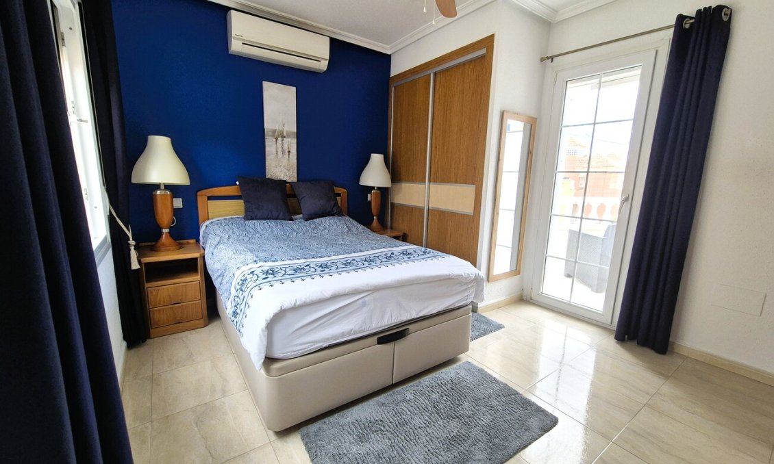 Revente - Villa -
Villamartin - Costa Blanca