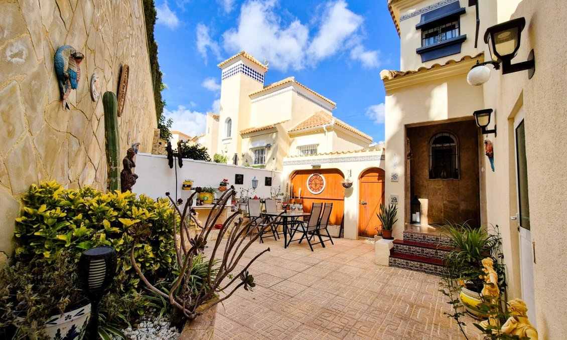 Revente - Villa -
Villamartin - Costa Blanca
