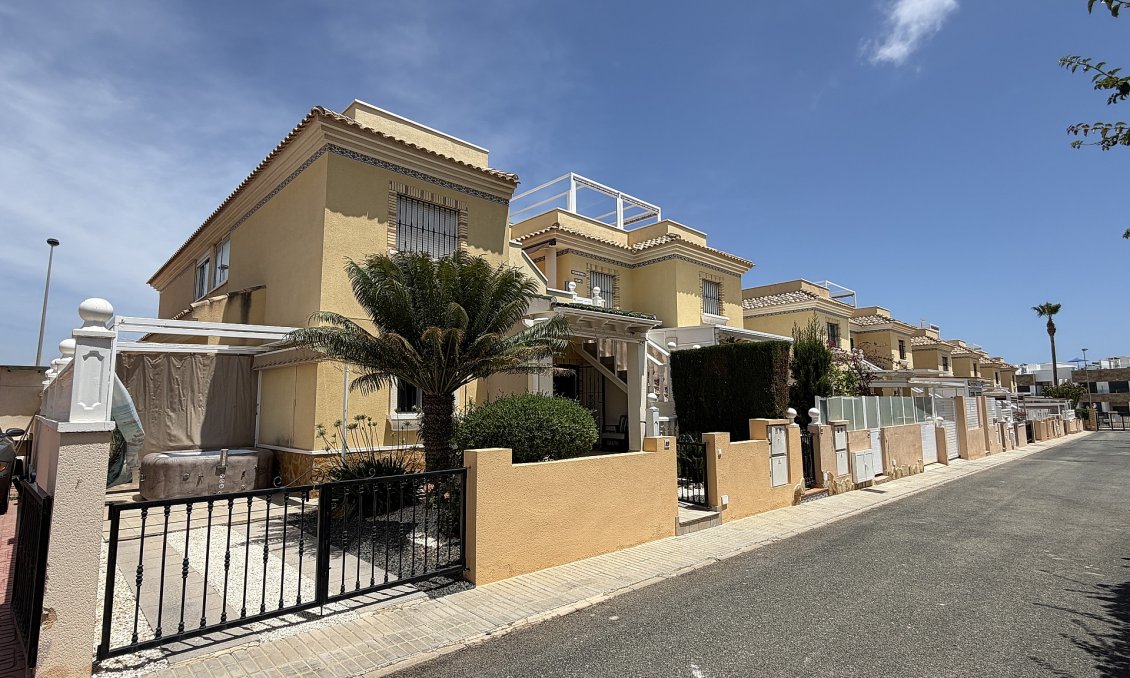 Resale - Apartment -
Orihuela Costa - Costa Blanca