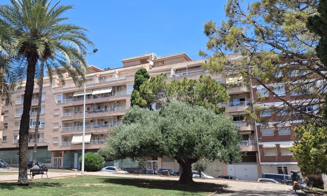 Resale - Apartment -
Torrevieja - Centro