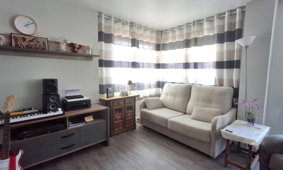 Resale - Apartment -
Torrevieja - Centro