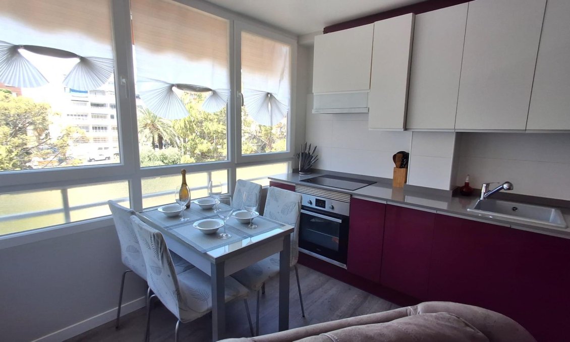 Resale - Apartment -
Torrevieja - Centro
