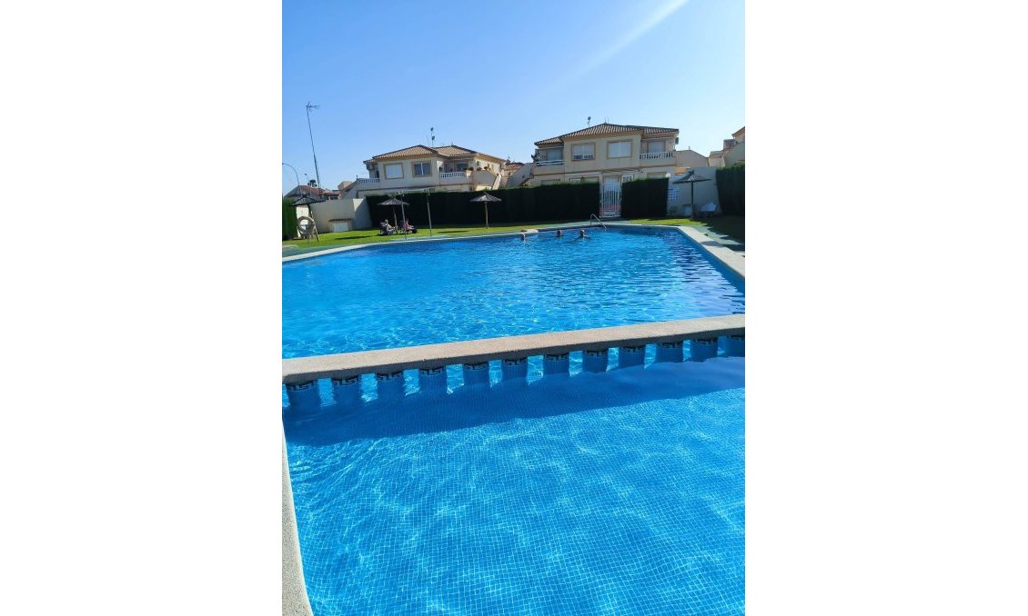 Segunda mano - Bungalow -
Orihuela Costa - Playa Flamenca