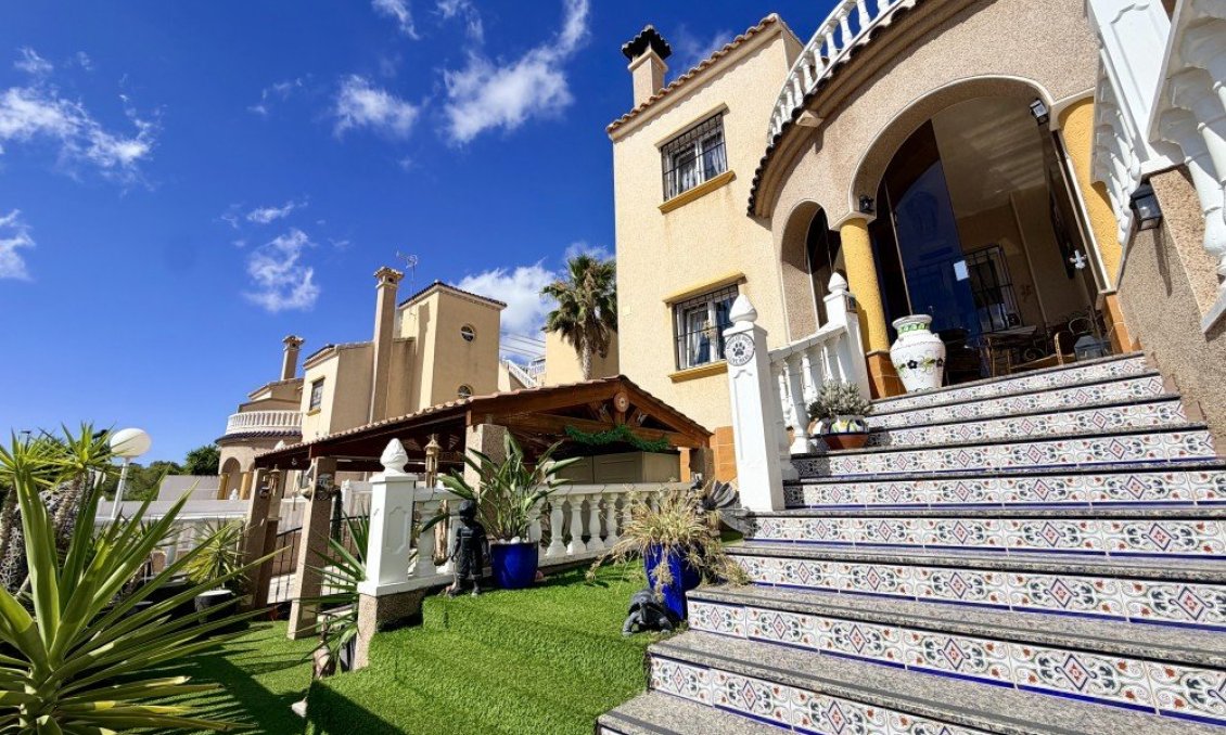 Resale - Townhouse -
Orihuela Costa - Costa Blanca