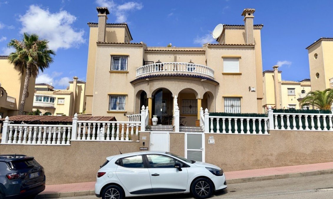 Resale - Townhouse -
Orihuela Costa - Costa Blanca
