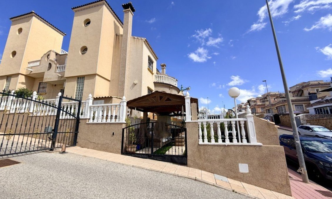 Resale - Townhouse -
Orihuela Costa - Costa Blanca