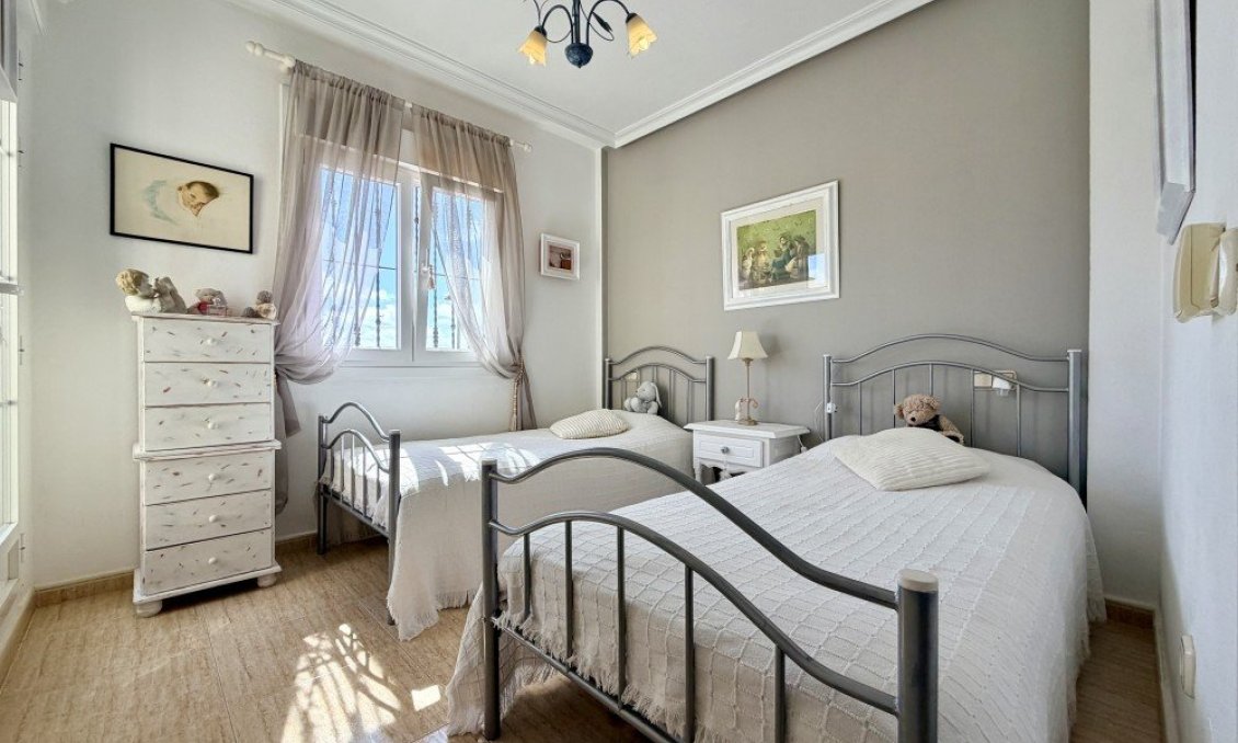 Resale - Townhouse -
Orihuela Costa - Costa Blanca