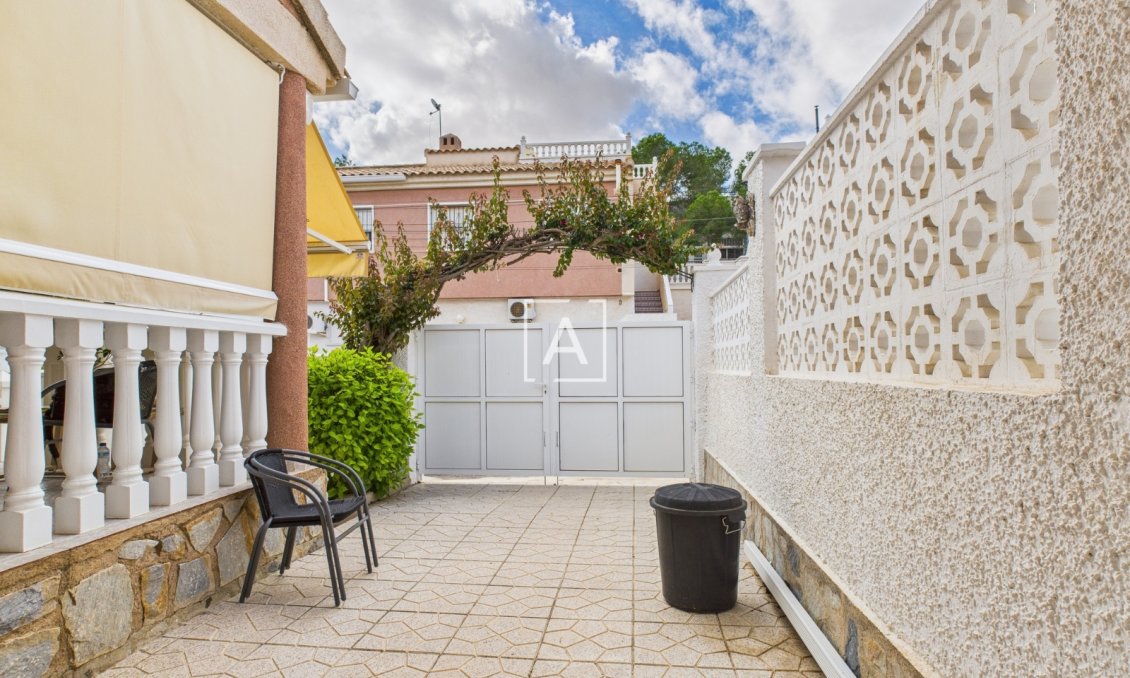 Revente - Villa -
Pinar de Campoverde - Inland