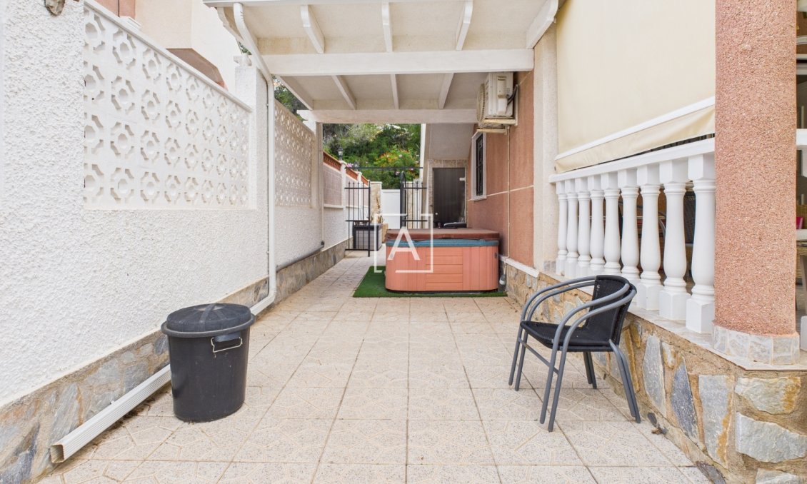 Revente - Villa -
Pinar de Campoverde - Inland