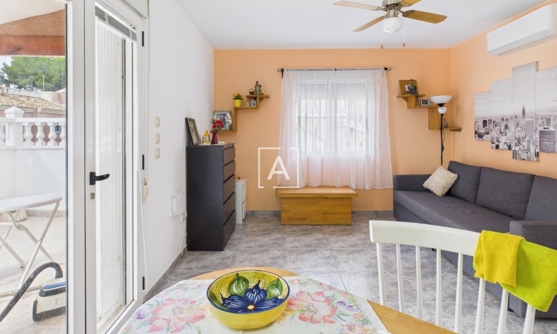 Revente - Villa -
Pinar de Campoverde - Inland