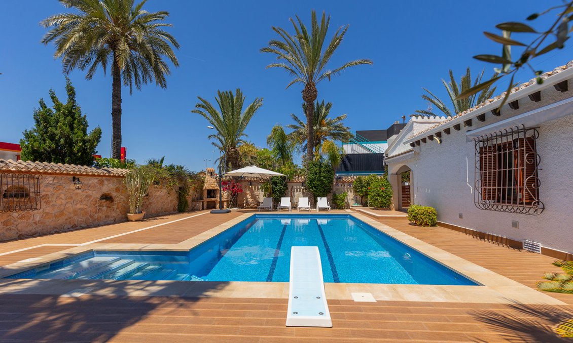 Revente - Villa -
Orihuela Costa - Costa Blanca