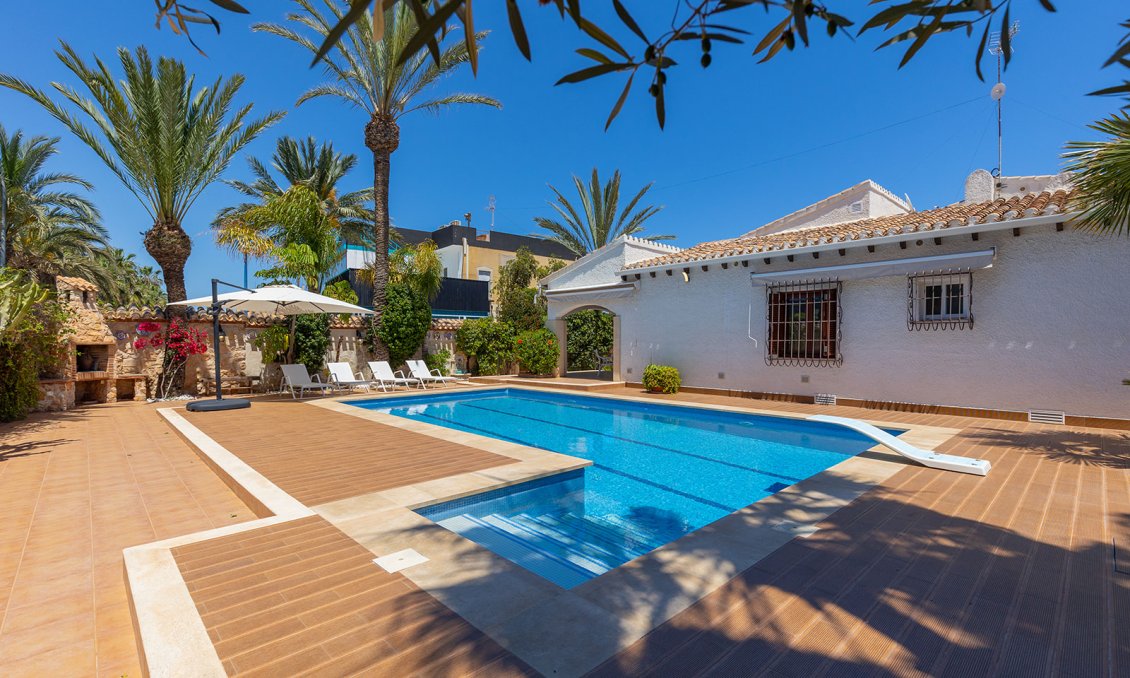 Revente - Villa -
Orihuela Costa - Costa Blanca