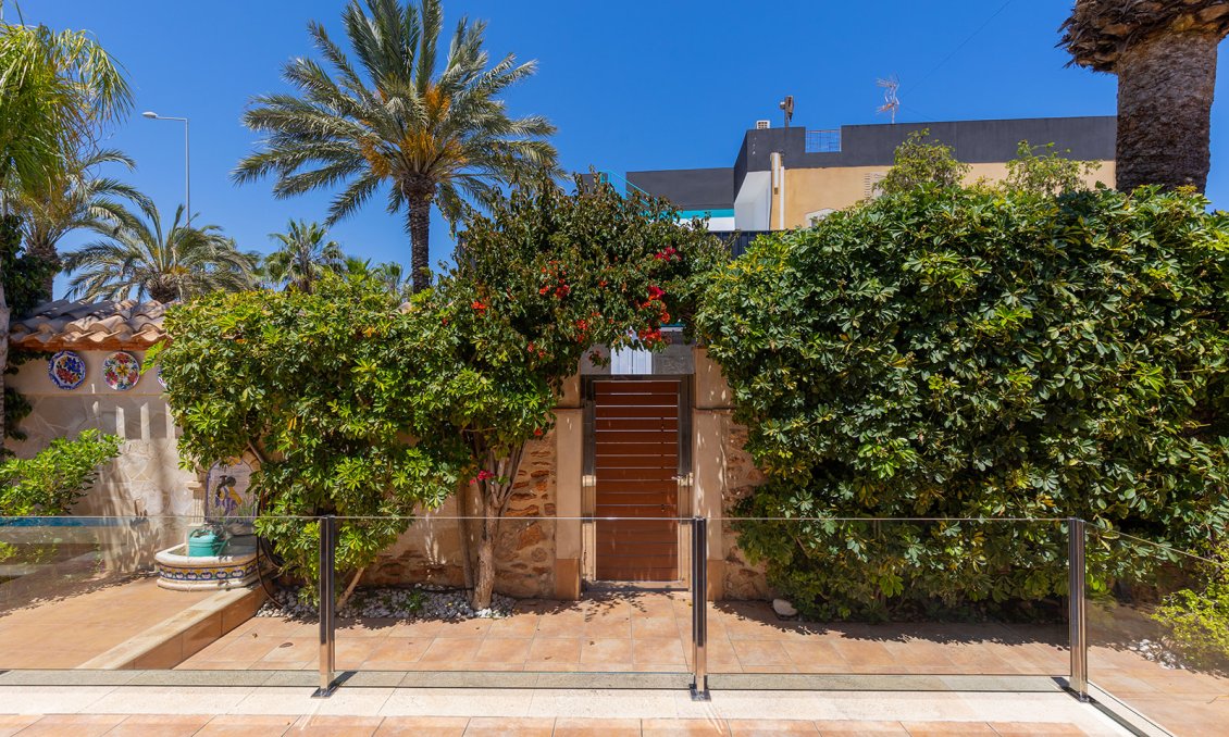 Revente - Villa -
Orihuela Costa - Costa Blanca