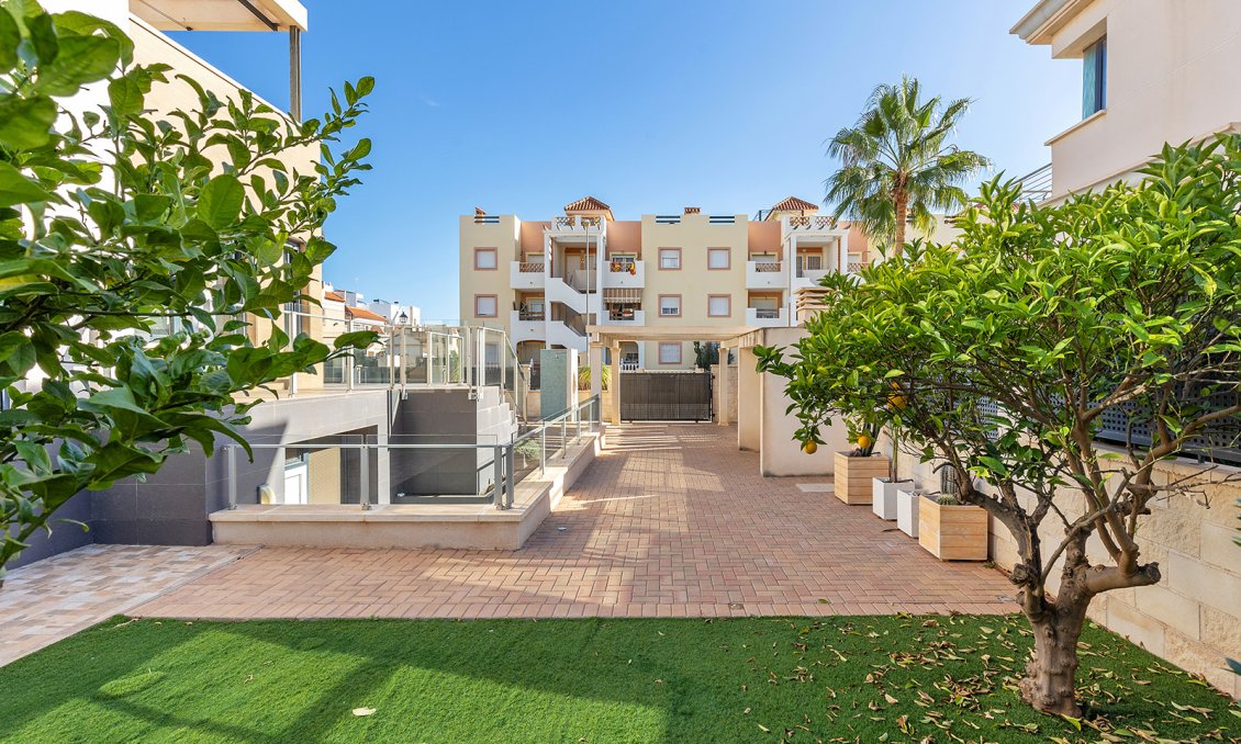 Segunda mano - Villa -
Orihuela Costa - Costa Blanca