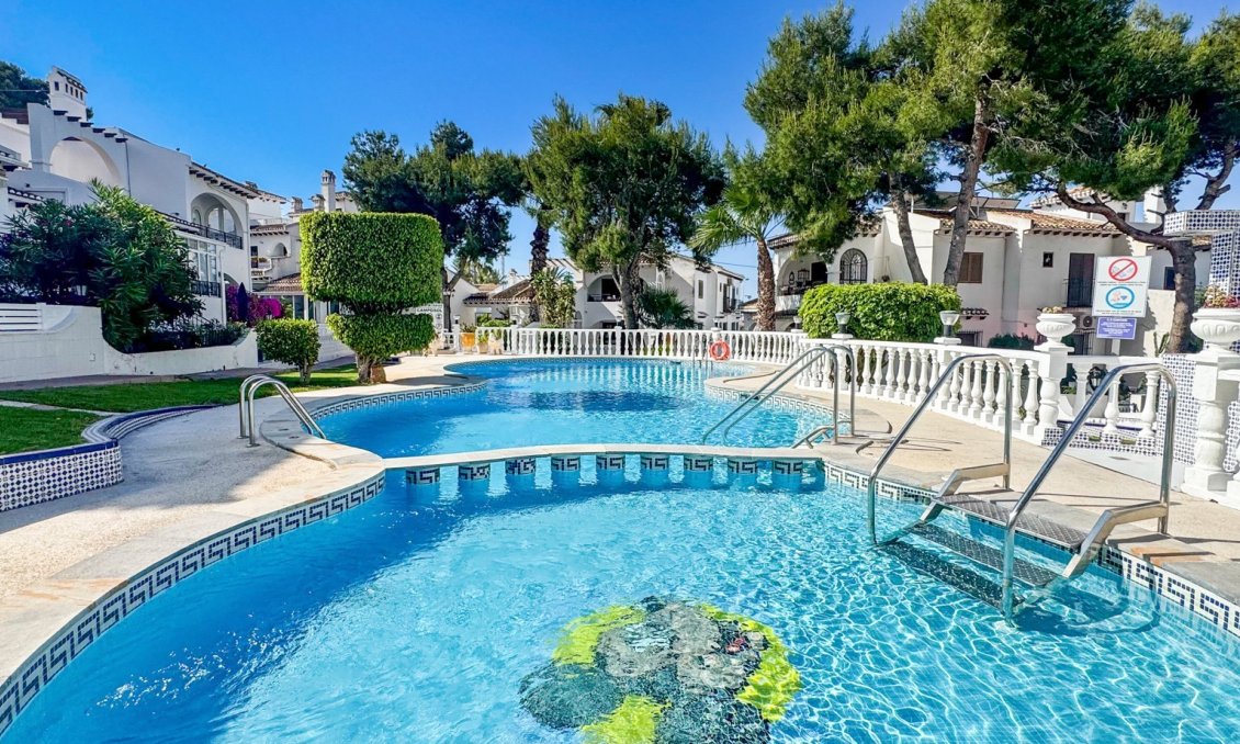 Resale - Bungalow -
Torrevieja - Costa Blanca