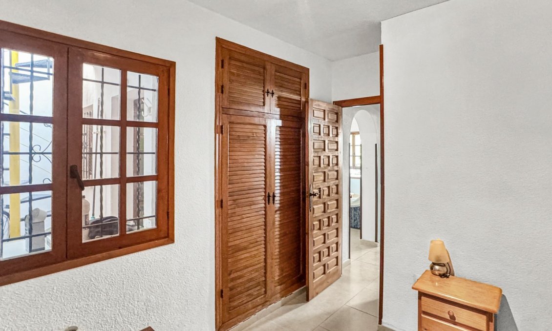 Resale - Bungalow -
Torrevieja - Costa Blanca
