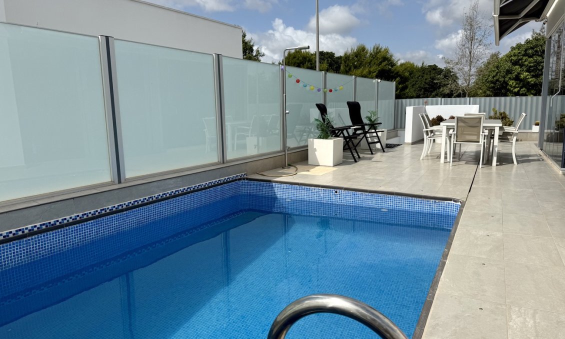 Segunda mano - Villa -
Dolores - Costa Blanca