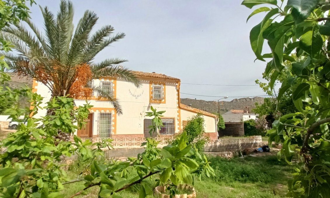 Segunda mano - Villa -
La Romana - Inland