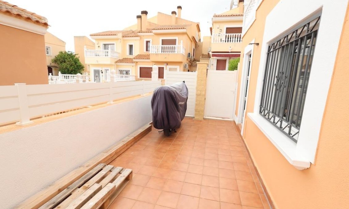 Segunda mano - Villa -
San Miguel de Salinas - Inland