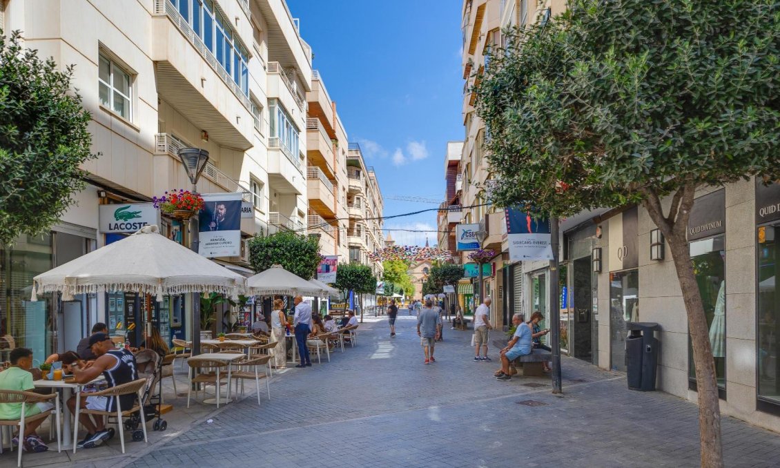 Használt Ingatlanok - Tetőtéri lakás -
Torrevieja