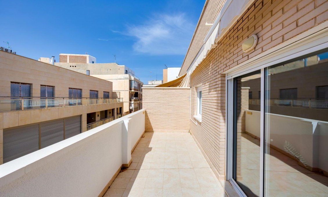 Használt Ingatlanok - Tetőtéri lakás -
Torrevieja
