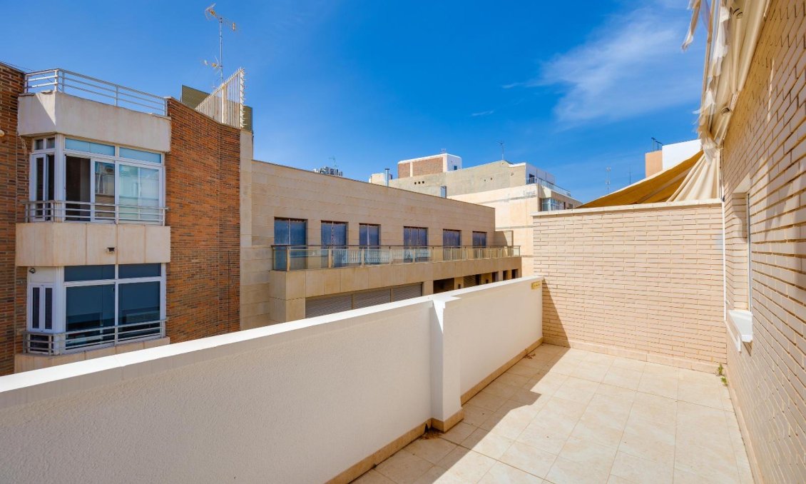 Használt Ingatlanok - Tetőtéri lakás -
Torrevieja