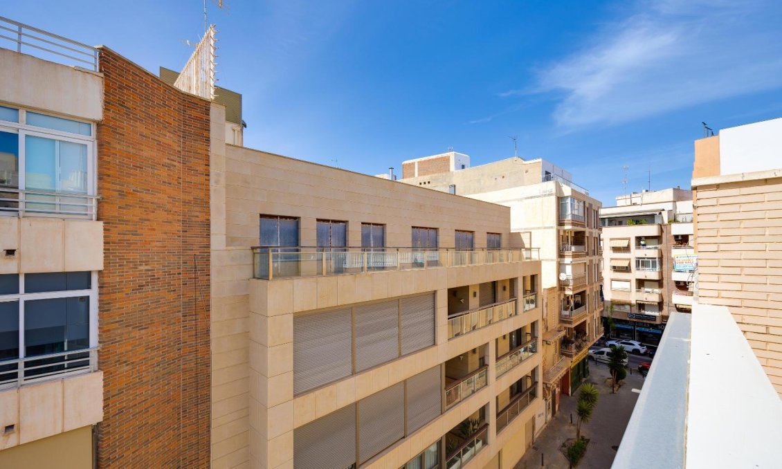Használt Ingatlanok - Tetőtéri lakás -
Torrevieja