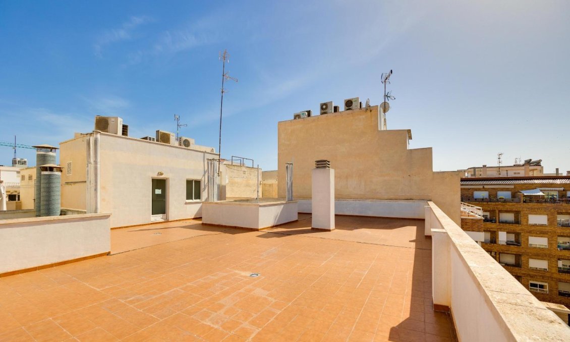 Használt Ingatlanok - Tetőtéri lakás -
Torrevieja