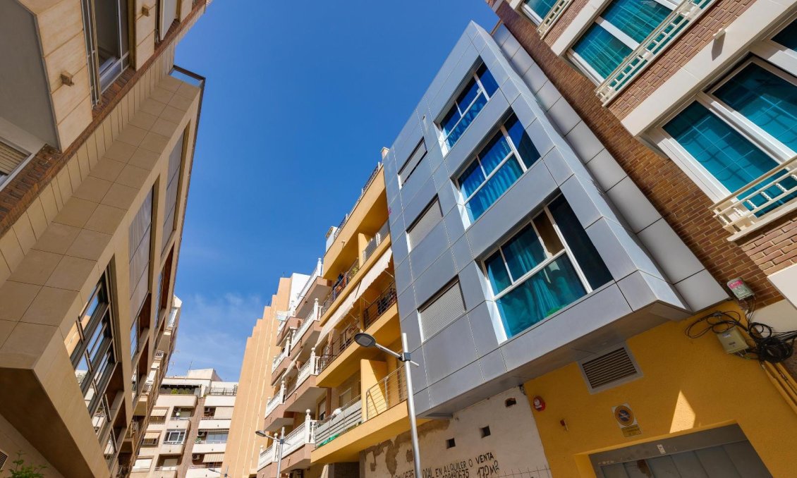 Használt Ingatlanok - Tetőtéri lakás -
Torrevieja