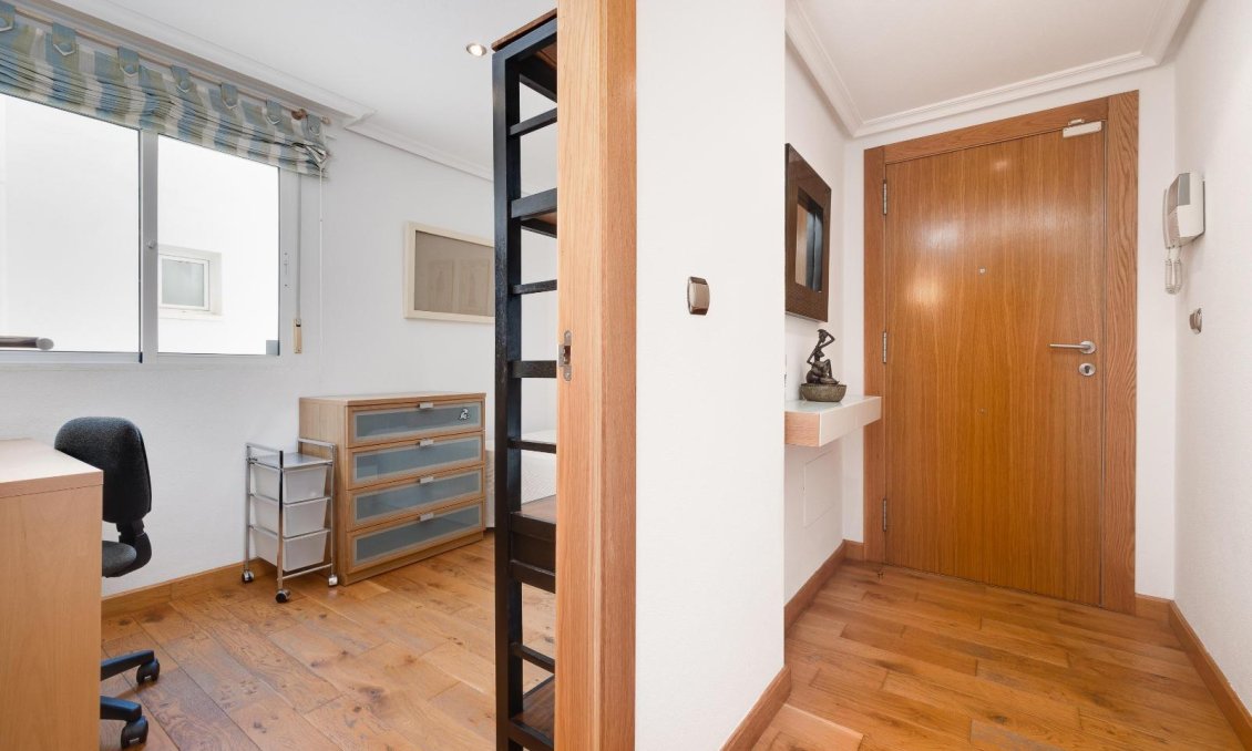 Használt Ingatlanok - Tetőtéri lakás -
Torrevieja