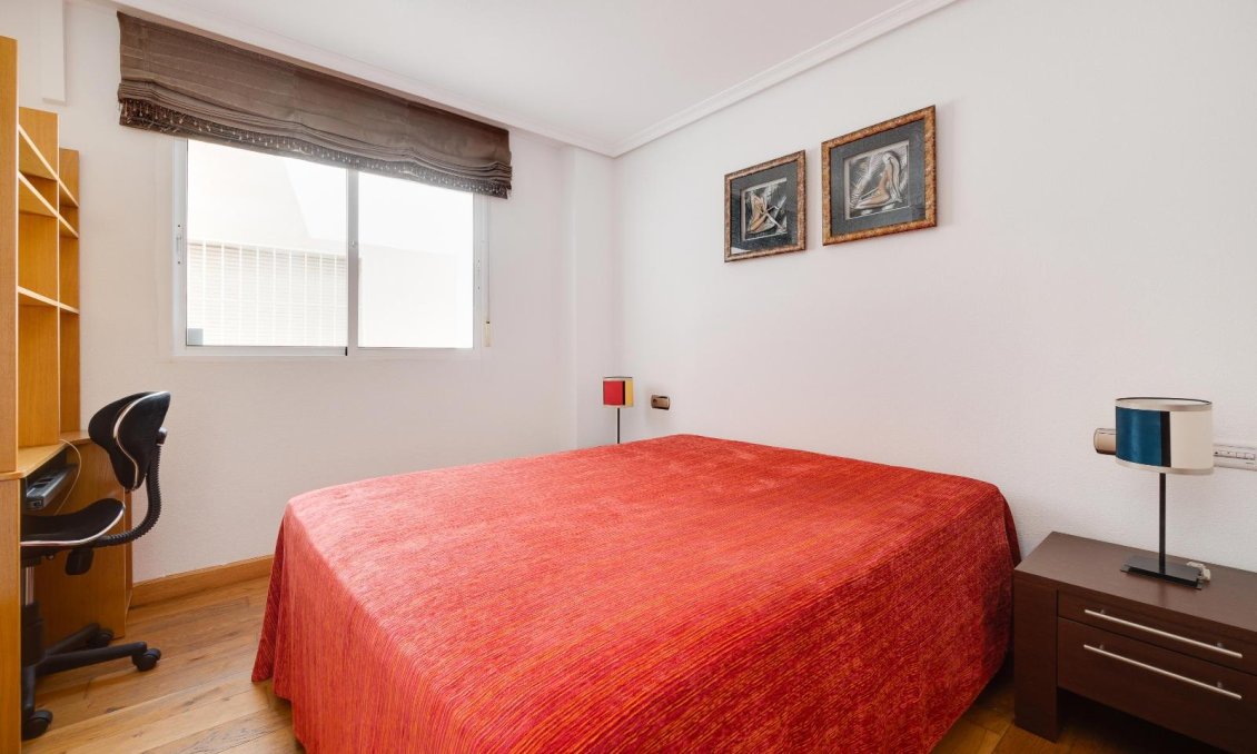 Használt Ingatlanok - Tetőtéri lakás -
Torrevieja